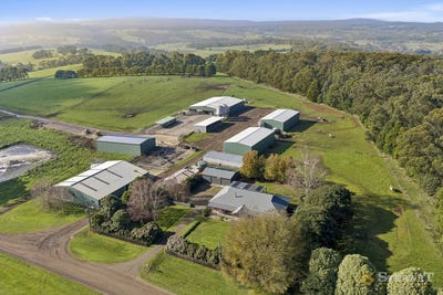 /international/au/999-centre-road-cooriemungle-vic-700413548/