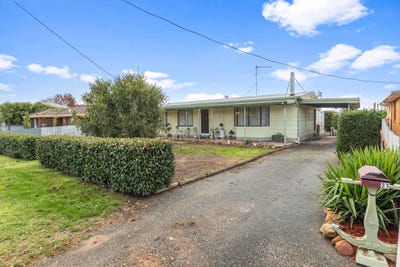 /international/au/21-drummond-street-lockhart-nsw-151403152/