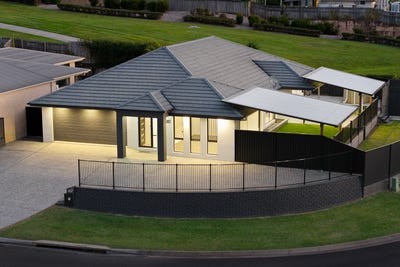 /international/au/71-rolland-parade-warner-qld-151193628/