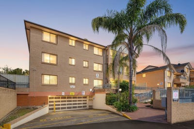 /international/au/22-41-northam-avenue-bankstown-nsw-152558644/