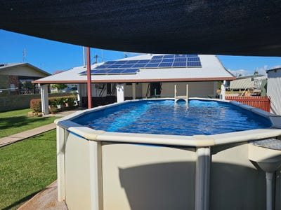 /international/au/23-coronation-street-ayr-qld-148399960/