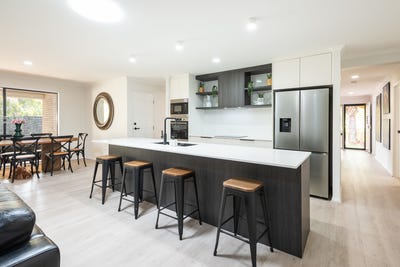 /international/au/5-wattlebrush-grove-molendinar-qld-152490108/