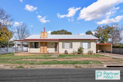 /international/au/24-hyman-street-tamworth-nsw-152125800/