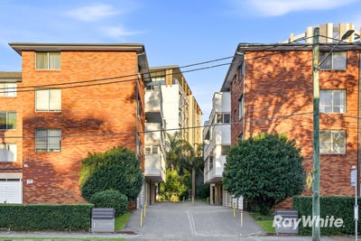 /international/au/13-1-racecourse-place-eastlakes-nsw-152649896/