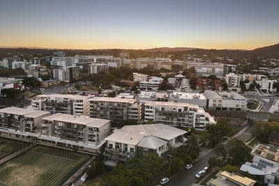 /international/au/113-95-clarence-road-indooroopilly-qld-151355828/