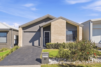 /international/au/57-hinton-loop-oran-park-nsw-152394820/