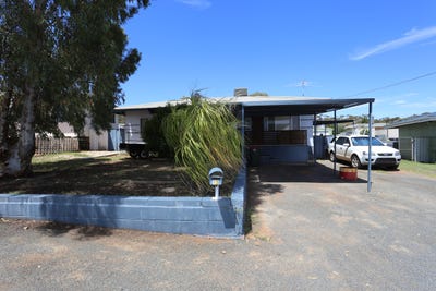 /international/au/12-new-compton-st-kambalda-east-wa-152628016/