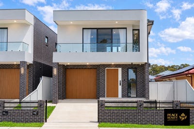 /international/au/111a-st-johns-road-green-valley-nsw-152671556/