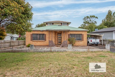 /international/au/1-john-street-smithton-tas-150455496/