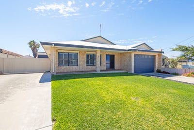 /international/au/9-shearwater-drive-jurien-bay-wa-152546268/