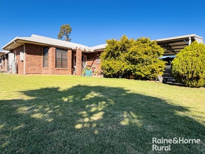 /international/au/12-marsden-court-roma-qld-151065812/