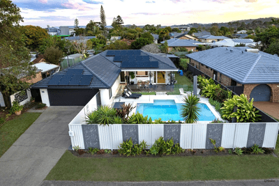 /international/au/54-k-p-mcgrath-drive-elanora-qld-152455328/