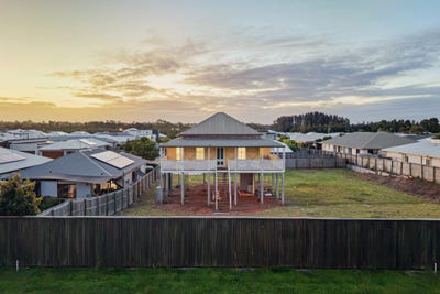 /international/au/25-spoonbill-street-nudgee-qld-151618884/