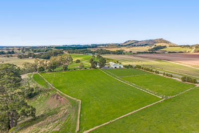 /international/au/82-mcguigans-road-millbrook-vic-150732656/