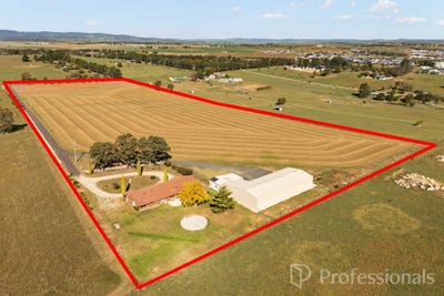 /international/au/73-clairvaux-lane-kelso-nsw-700403884/