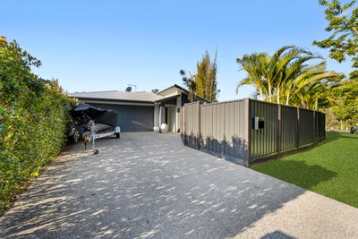 /international/au/9-buckley-street-landsborough-qld-151795852/