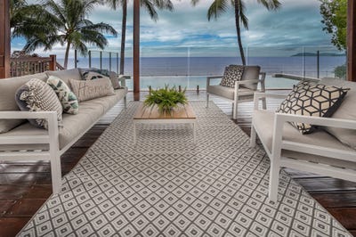 /international/au/8-hibiscus-lane-holloways-beach-qld-148184324/