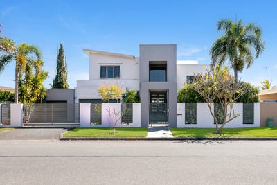 /international/au/23-admiralty-drive-paradise-waters-qld-152599728/