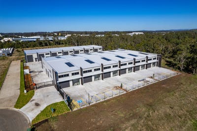 /international/au/units-1-19-65-spitfire-place-rutherford-nsw-504383748/