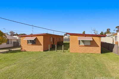 /international/au/12-phillip-avenue-uralla-nsw-151492412/