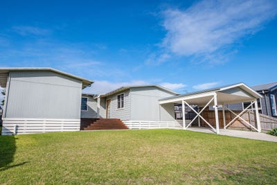 /international/au/13-church-close-dalyston-vic-148734884/?lang=id
