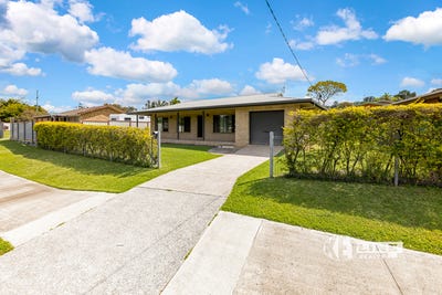 /international/au/24-blaxland-road-nambour-qld-152483700/