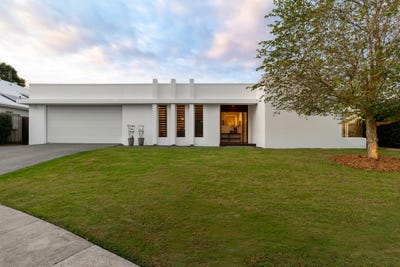/international/au/8-mulberry-close-noosaville-qld-151388248/