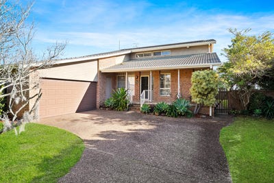/international/au/9-kantara-road-canton-beach-nsw-148739360/