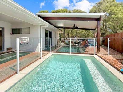 /international/au/22-agnes-place-bli-bli-qld-152616976/