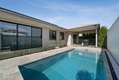 /international/au/8-imagine-drive-strathfieldsaye-vic-151093976/