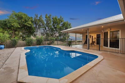 /international/au/7-gillies-court-rural-view-qld-148395788/