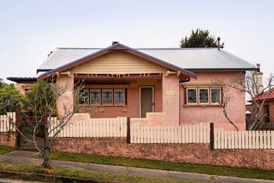 /international/au/25-walgett-street-katoomba-nsw-151468016/