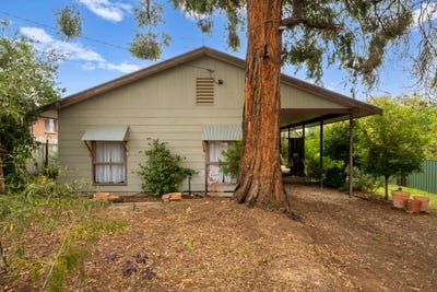 /international/au/32-manse-road-cobram-vic-151353652/