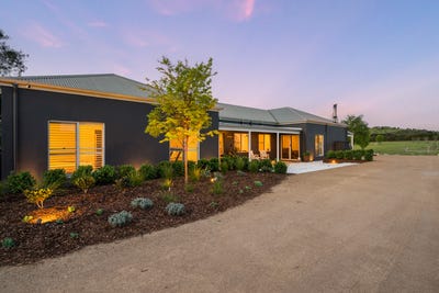 /international/au/11191-nerriga-road-braidwood-nsw-700374408/