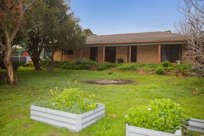 /international/au/8-coyne-street-mount-helena-wa-148373456/