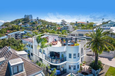 /international/au/4-38-40-tweed-street-coolangatta-qld-148573848/