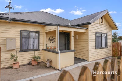 /international/au/23-victoria-street-scottsdale-tas-151239580/