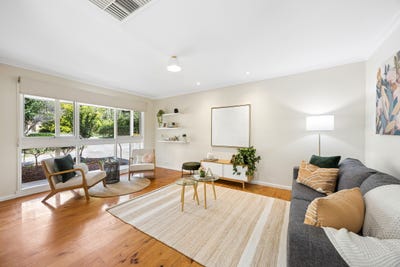 /international/au/10-9-11-mines-road-ringwood-east-vic-150799596/
