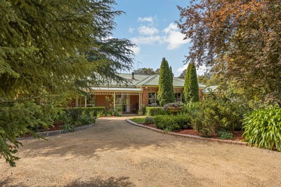 /international/au/697-bacchus-marsh-road-bullengarook-vic-152543196/