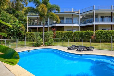 /international/au/unit-4-43-tingira-close-rainbow-beach-qld-151167660/