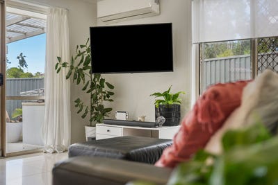 /international/au/1-2-parkridge-drive-molendinar-qld-152293060/