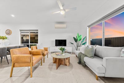 /international/au/38-royal-crescent-rochedale-qld-151021196/