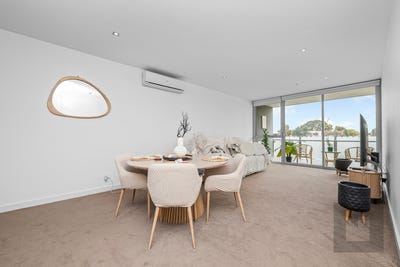 /international/au/30-17-eucalyptus-drive-maidstone-vic-152551744/