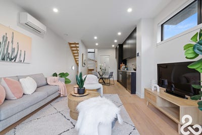 /international/au/8-2-bruce-street-preston-vic-151361740/