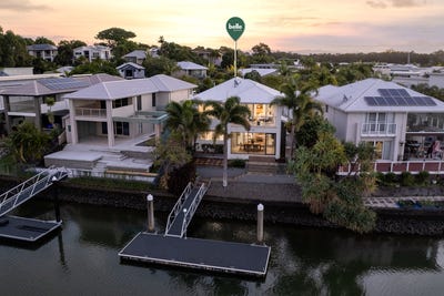 /international/au/54-buccaneer-way-coomera-waters-qld-148357620/
