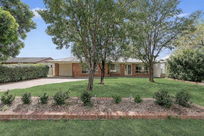 /international/au/33-grevillia-street-leeton-nsw-150931576/