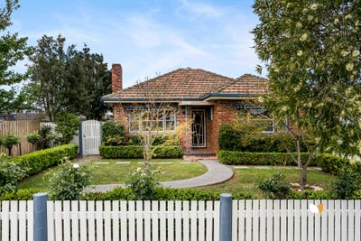 /international/au/12-cartwright-street-oak-park-vic-152679016/
