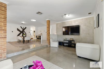 /international/au/10-opperman-place-middle-swan-wa-151307820/