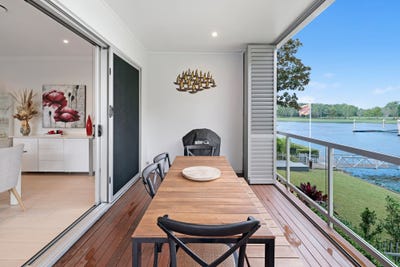 /international/au/63-nicklaus-court-merrimac-qld-151224952/