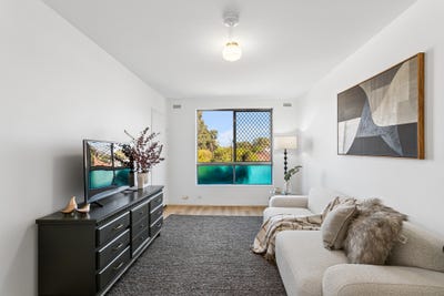 /international/au/10-35-osborne-place-stirling-wa-150846860/